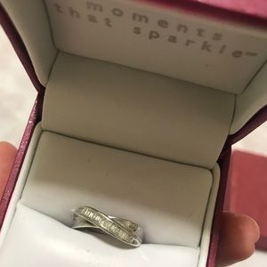 Used helzberg diamonds ring